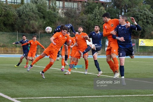 Calcio, Rivasamba. C'è in palio la Serie D contro lo Scanzorosciate, alle 16:00 il primo round in terra bergamasca Calcio, Rivasamba. C'è in palio la Serie D contro lo Scanzorosciate, alle 16:00 il primo round in terra bergamasca