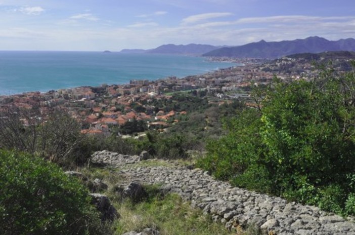Outdoor. Le ex cave di Borgio Verezzi torneranno a vivere con un nuovo parco urbano