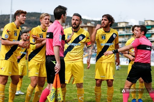 Calcio, caso Savona - Albissola: la sentenza potrebbe slittare a martedì Calcio, caso Savona - Albissola: la sentenza potrebbe slittare a martedì