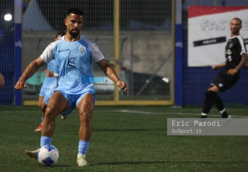 Calcio |  La Sanremese batte 2-1 la Reggina, Djorkaeff e Nguegang decidono l'amichevole di Pinerolo