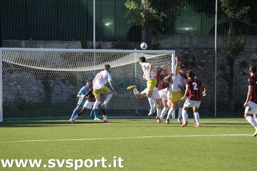Calcio. Il Finale ritrova Alfredo Saba, battuto 1-0 un buon Bragno Calcio. Il Finale ritrova Alfredo Saba, battuto 1-0 un buon Bragno