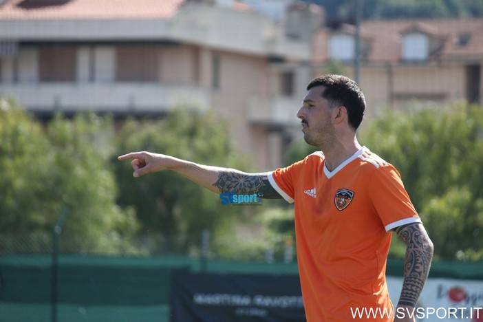 Calciomercato. Elia Ambesi resta in orange, il centrale è stato confermato nel cuore della difesa dell'Ospedaletti