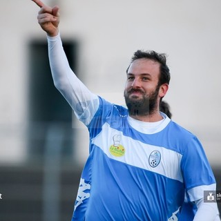 Calcio, Pietra Ligure. il gol di Paolo Rossi vale il successo al "Riva": "Vogliamo continuare ad essere protagonisti" (VIDEO) Calcio, Pietra Ligure. il gol di Paolo Rossi vale il successo al "Riva": "Vogliamo continuare ad essere protagonisti" (VIDEO)