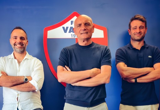 Calcio. Il Vado annuncia Giorgio Roselli, il tecnico è ufficialmente il nuovo allenatore rossoblu Calcio. Il Vado annuncia Giorgio Roselli, il tecnico è ufficialmente il nuovo allenatore rossoblu