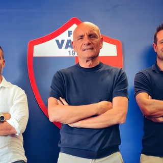 Calcio. Il Vado annuncia Giorgio Roselli, il tecnico è ufficialmente il nuovo allenatore rossoblu Calcio. Il Vado annuncia Giorgio Roselli, il tecnico è ufficialmente il nuovo allenatore rossoblu