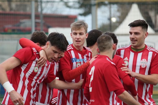 Calcio, Promozione. Gloria e salvezza, giornata cruciale per Carcarese e Finale Calcio, Promozione. Gloria e salvezza, giornata cruciale per Carcarese e Finale