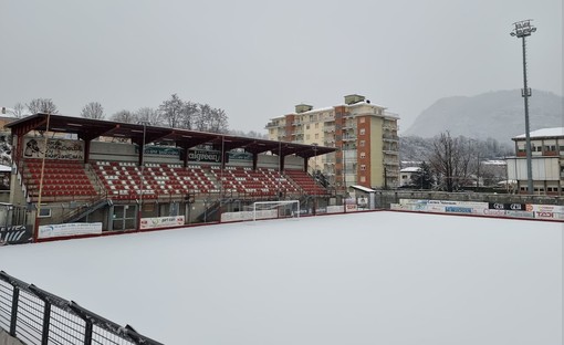 Calcio, Serie D. Rinviata Borgosesia - Vado, la neve imbianca il Comunale