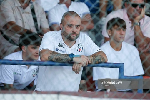 mister Sapero in tribuna dopo l'espulsione in Savona - Albissole mister Sapero in tribuna dopo l'espulsione in Savona - Albissole