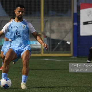 Calcio |  La Sanremese batte 2-1 la Reggina, Djorkaeff e Nguegang decidono l'amichevole di Pinerolo