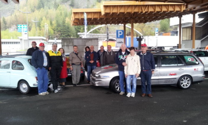 Motori: il Fiat 500 club di Garlenda raggiunge Ginevra Motori: il Fiat 500 club di Garlenda raggiunge Ginevra