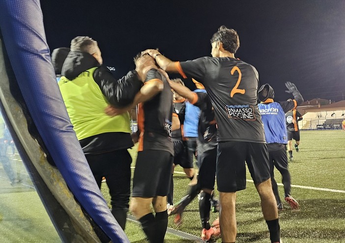 Calcio, Vadino. Presidenza, conferme e allenatore: le ultime novità dal club arancionero Calcio, Vadino. Presidenza, conferme e allenatore: le ultime novità dal club arancionero