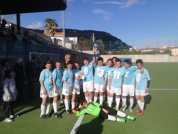 Calcio: i 2003 dell'Unione Sanremo conquistano il "Memorial Balestrino" a Pietra Ligure Calcio: i 2003 dell'Unione Sanremo conquistano il "Memorial Balestrino" a Pietra Ligure