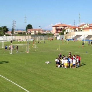 Calcio giovanile, Albenga. Il Settore Giovanile non alza bandiera bianca: &quot;Qualcuno suona le campane a morto troppo presto...&quot;