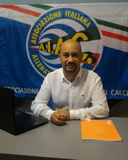 Calcio. Cambiano le regole per gli allenatori, Stragapede (Aiac): “Stop ai furbetti, nessuno potrà più allenare due o tre squadre diverse”