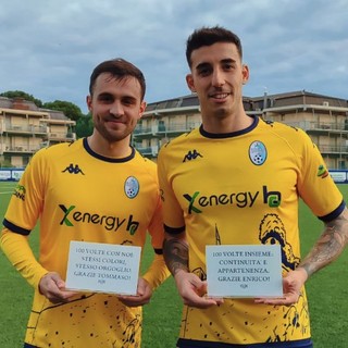 Calcio, Pietra Ligure. Festa doppia per Odasso e Dominici, sono 100 le presenze in biancoceleste: "Un orgoglio, felici di festeggiare insieme" (VIDEO)