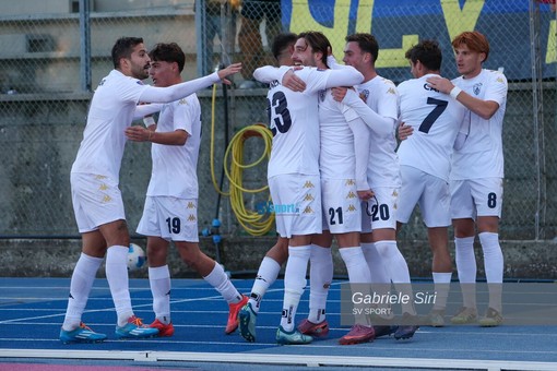Calcio, Celle Varazze. Rifinitura a Pietra Ligure a 24 ore dal match con il Gozzano: "Un sincero ringraziamento al club biancoceleste"