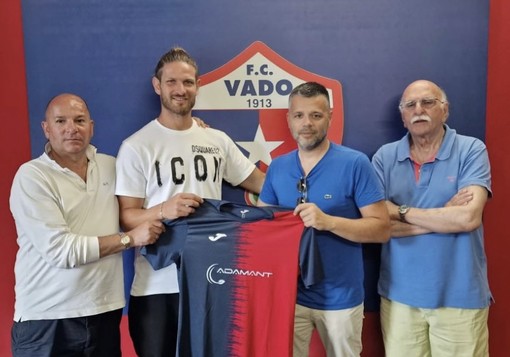 Calciomercato. Accelerata Vado, Venneri ha firmato e torna in rossoblu dopo 10 anni Calciomercato. Accelerata Vado, Venneri ha firmato e torna in rossoblu dopo 10 anni