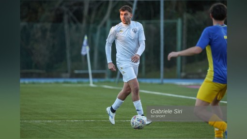 Calcio. Celle Varazze, Padovan regala tre punti d’oro e mantiene il primato: "Il pareggio sarebbe stato una sconfitta, anche stavolta usciamo felici" Calcio. Celle Varazze, Padovan regala tre punti d’oro e mantiene il primato: "Il pareggio sarebbe stato una sconfitta, anche stavolta usciamo felici"