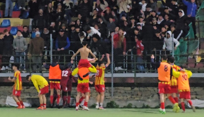 Calcio, Juniores d'Eccellenza. IL FINALE VINCE AI RIGORI, IL TITOLO REGIONALE SARA' CONTESO AL LEGINO Calcio, Juniores d'Eccellenza. IL FINALE VINCE AI RIGORI, IL TITOLO REGIONALE SARA' CONTESO AL LEGINO