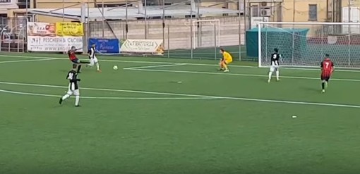 Calcio: rivediamo le azioni salienti di Rapallo - Vado (1-3) e la tripletta di Parodi (VIDEO)