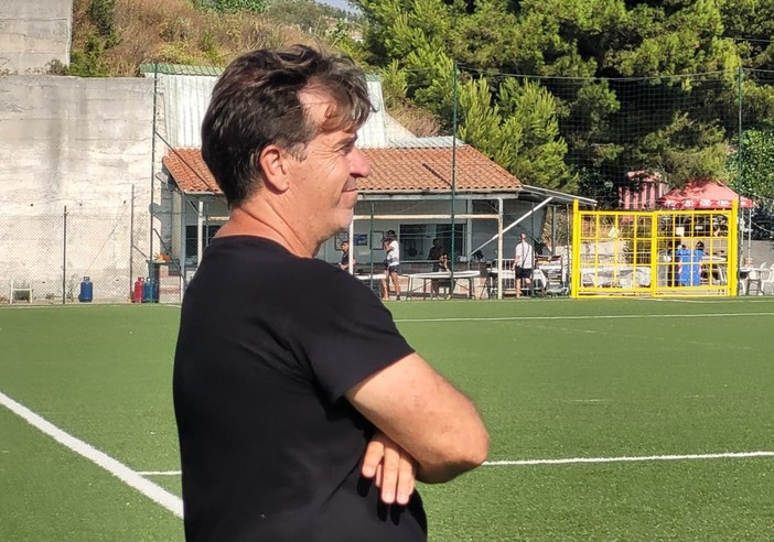 Imperia. Il punto di mister Riolfo dopo il primo test: “Coi tifosi ci siamo promessi un impegno reciproco, tutti compatti verso un unico obiettivo” Imperia. Il punto di mister Riolfo dopo il primo test: “Coi tifosi ci siamo promessi un impegno reciproco, tutti compatti verso un unico obiettivo”