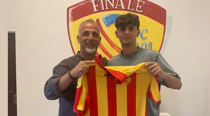 Calciomercato, Finale. Arriva Tancredi dal Campomorone, il difensore classe 2005 ritrova mister Alessi