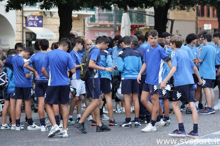 Il 25 agosto le strade pietresi si tingono di biancoceleste: arriva la notte bianca a firma Pietra Ligure Il 25 agosto le strade pietresi si tingono di biancoceleste: arriva la notte bianca a firma Pietra Ligure