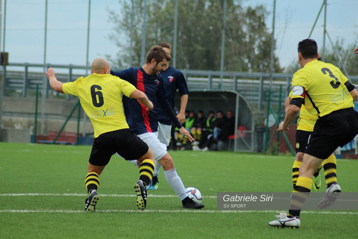 Calciomercato. Anche il Sestri Levante è pronto a battere il primo colpo, corsari in pole per Andrea Parodi Calciomercato. Anche il Sestri Levante è pronto a battere il primo colpo, corsari in pole per Andrea Parodi