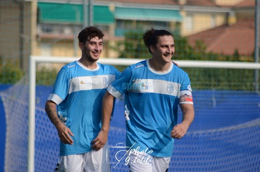 Calcio, Pietra Ligure. Alle 18:00 la presentazione della squadra con il nuovo main sponsor Calcio, Pietra Ligure. Alle 18:00 la presentazione della squadra con il nuovo main sponsor