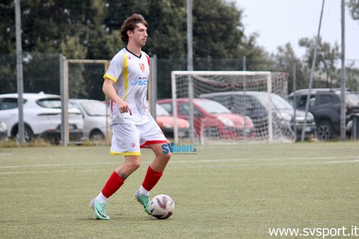 Calcio, Millesimo. Brutto infortunio per Perovic, rottura del crociato per il difensore giallorosso Calcio, Millesimo. Brutto infortunio per Perovic, rottura del crociato per il difensore giallorosso