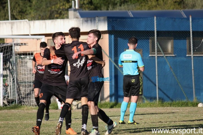 Calcio, Prima Categoria B. La prima vittoria della Priamar sfugge a 5 dalla fine, è 2-2 con l'Old Boys Rensen Calcio, Prima Categoria B. La prima vittoria della Priamar sfugge a 5 dalla fine, è 2-2 con l'Old Boys Rensen