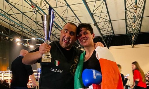 Chiara Vincis brilla in Francia superando Sarah Kaddour. Buone notizie anche per gli altri portacolori della Kickboxing Savate Savona Chiara Vincis brilla in Francia superando Sarah Kaddour. Buone notizie anche per gli altri portacolori della Kickboxing Savate Savona