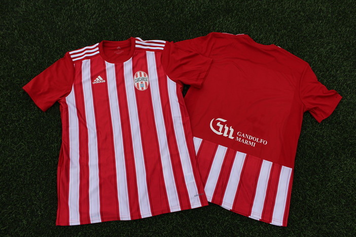 Carcarese green: e nuove maglie sono realizzate con le plastiche raccolte dai mari