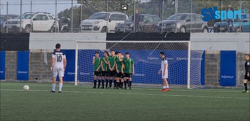 Calcio, Juniores. La bella punizione di Mariani non basta all'Albenga per battere l'Athletic (VIDEO) Calcio, Juniores. La bella punizione di Mariani non basta all'Albenga per battere l'Athletic (VIDEO)