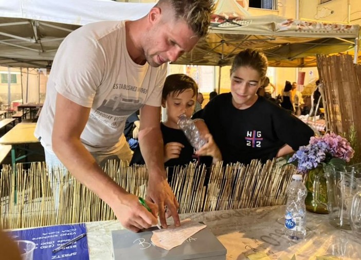 Calcio. I piccoli tifosi della Rocchettese confermano Rollero, una firma speciale per l'attaccante valbormidese