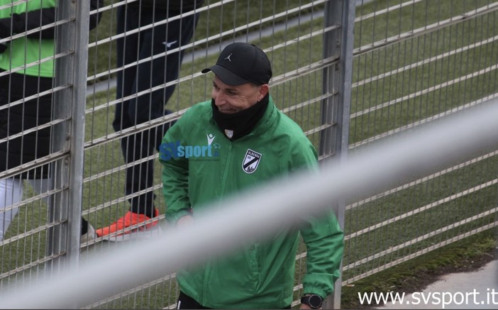 mister Massa ha difeso il proprio lavoro, ma è arrivata immediata la replica dei tifosi mister Massa ha difeso il proprio lavoro, ma è arrivata immediata la replica dei tifosi