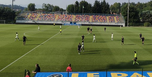 Calcio. Il Milan Futuro fa suo il test con il Celle Varazze, i rossoneri si impongono 3-0 Calcio. Il Milan Futuro fa suo il test con il Celle Varazze, i rossoneri si impongono 3-0