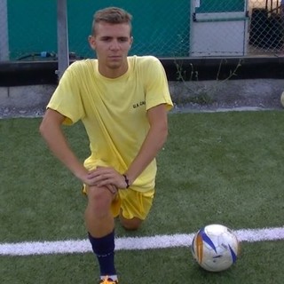 Calciomercato. Speranza. Per la mediana c'è Gaetano D Mare e il calcio savonese potrebbe ritrovare Lorenzo Ninivaggi Calciomercato. Speranza. Per la mediana c'è Gaetano D Mare e il calcio savonese potrebbe ritrovare Lorenzo Ninivaggi