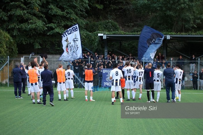 Calcio, Savona. C'è il comunicato congiunto della tifoseria organizzata: "Dalla società promesse senza riscontri reali, il Comune parli chiaro sul futuro del Bacigalupo"