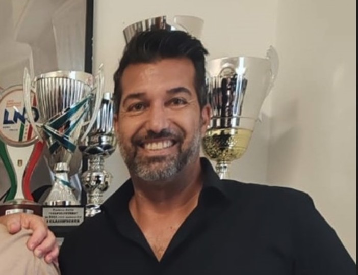 Calcio. Cambia la panchina della Superba, Malinconico passa dalla scrivania alla guida della Prima Squadra: "Servono uomini che affrontino le difficoltà"