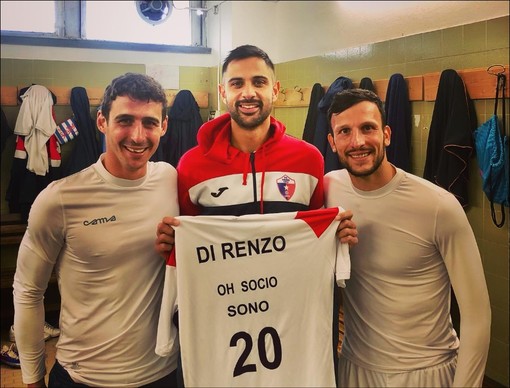 Calcio, Vado. Di Renzo fa 20 ed entra nel contest per il Pallone d'Oro 2023 Calcio, Vado. Di Renzo fa 20 ed entra nel contest per il Pallone d'Oro 2023