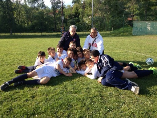 Calcio Giovanile: gli Esordienti del Bragno conquistano il Torneo di Bragno