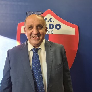 Calcio. Vado. Giampiero Mina è il nuovo addetto all'arbitro: "Onorato della chiamata rossoblu, il Legino sarà sempre parte della mia famiglia"