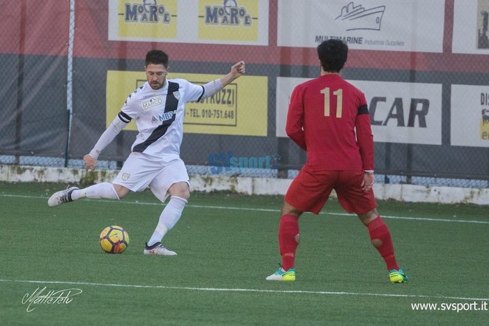 Gianluca Olivieri con la maglia dell'Albenga Gianluca Olivieri con la maglia dell'Albenga