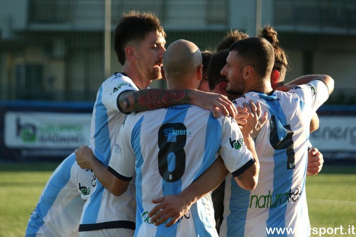 Calcio, Coppa Italia di Eccellenza | Alle 15:00 il storico esordio del Pietra Ligure, primo round contro la Solbiatese