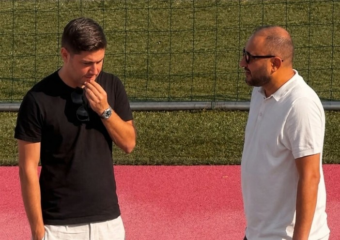 Calcio | Celle Varazze. Inizia il nuovo corso biancoblu, Barletta: "Pronti a dire la nostra, il presidente Mansueto ha piani precisi e oculati" Calcio | Celle Varazze. Inizia il nuovo corso biancoblu, Barletta: "Pronti a dire la nostra, il presidente Mansueto ha piani precisi e oculati"