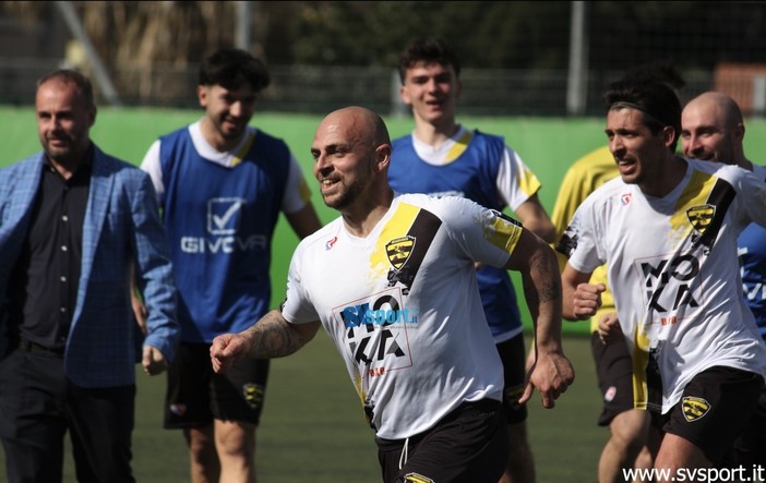 Calcio, Baia Alassio. Stefano Barison regala un punto d'oro alle vespe: "Felice per questo gruppo fantastico" (VIDEO)