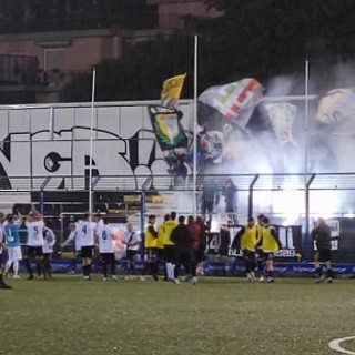 Calcio, Albenga. Lupo non ha dubbi: "La partita l'han vinta i tifosi, vederli aspettarci sotto il diluvio ci ha dato una spinta enorme"