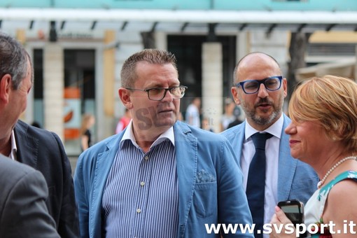 Calcio. E' partita a poker tra Savona e Albissola. Dopo il disgelo arrivano le mani decisive Calcio. E' partita a poker tra Savona e Albissola. Dopo il disgelo arrivano le mani decisive