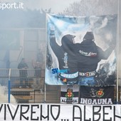 FOTONOTIZIA. Un abbraccio a celebrare il gemellaggio: &quot;Finche vivremo, Albenga e Sanremo&quot;